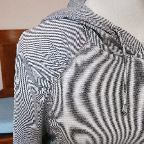 NWOT- RBX Women's Light Gray Hoodie - Picture 4 of 9